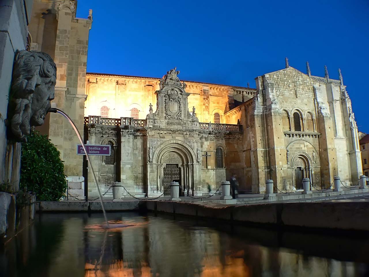 Real Collegiata di San Isidoro, la «Cappella Sistina del romanico»