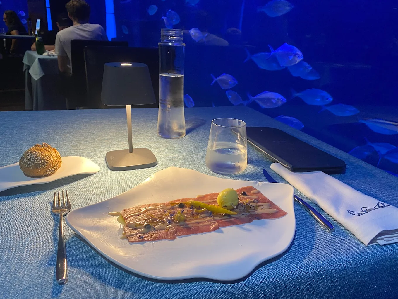 Ristorante Submarino, uno spazio di alta cucina mediterranea d'autore situato all'interno dell'Oceanogràfic di Valencia