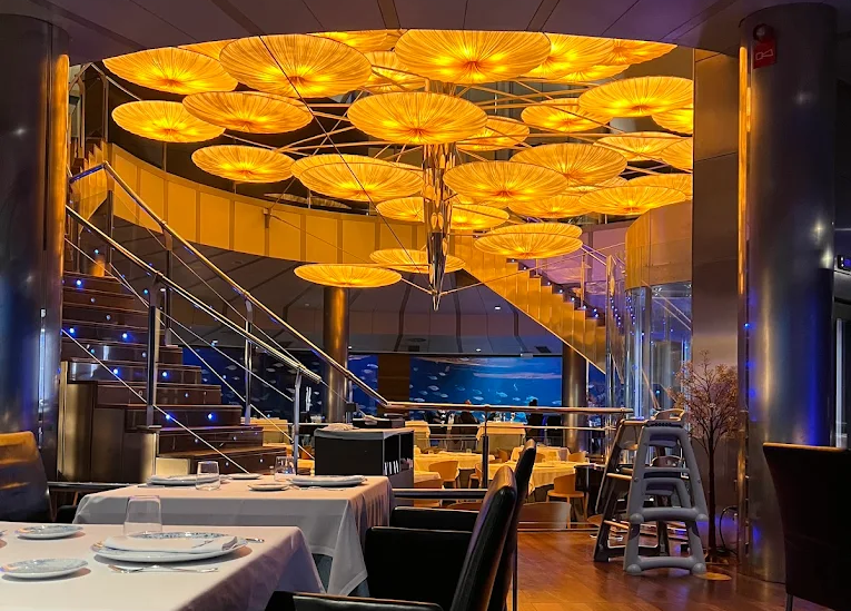 Ristorante Submarino, uno spazio di alta cucina mediterranea d'autore situato all'interno dell'Oceanogràfic di Valencia