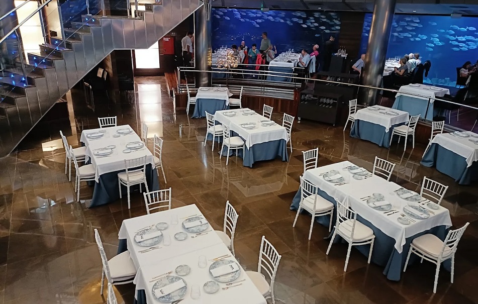 Ristorante Submarino, uno spazio di alta cucina mediterranea d'autore situato all'interno dell'Oceanogràfic di Valencia